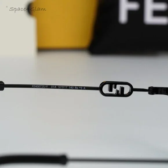 BRAND NEW Fendi FE40072U-Y 01A Black Dark Grey Chain Aviator Unisex Sunglasses